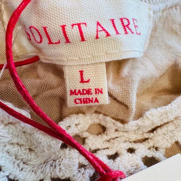 Solitaire Beige and White Lace Blouse - Picture 7 of 7